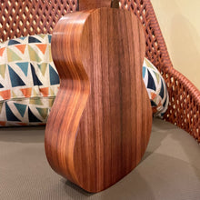 Load image into Gallery viewer, Kamaka HF-4 Baritone Ukulele #250129