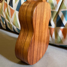 Load image into Gallery viewer, KoAloha KSM-10 Soprano Ukulele #2509154