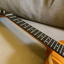 Load image into Gallery viewer, Kanileʻa P-1 T Tenor Pineapple Ukulele #27523