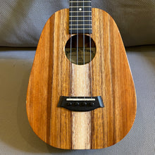 Load image into Gallery viewer, Kanileʻa P-1 T Tenor Pineapple Ukulele #27523