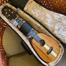 Load image into Gallery viewer, Kanileʻa P-1 T Tenor Pineapple Ukulele #27523