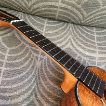 Load image into Gallery viewer, Kamaka HF-2D2I Concert Ukulele Deluxe2 Slotted Head #230532