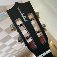 Load image into Gallery viewer, Kamaka HF-2D2I Concert Ukulele Deluxe2 Slotted Head #230532