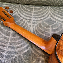Load image into Gallery viewer, Kamaka HF-2D2I Concert Ukulele Deluxe2 Slotted Head #230532