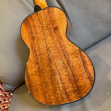 Load image into Gallery viewer, Kamaka HF-2D2I Concert Ukulele Deluxe2 Slotted Head #230532