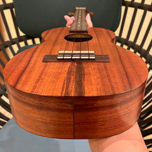 Load image into Gallery viewer, Kamaka HF-3 Tenor Ukulele #250245