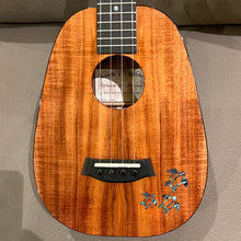 Load image into Gallery viewer, Kanileʻa HNS-PT Tenor Pineapple with Abalone Honu #0124-27944