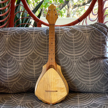 Load image into Gallery viewer, Asonu Tahitian Ukulele 4 String Seashell