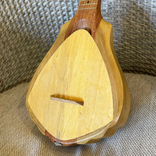 Load image into Gallery viewer, Asonu Tahitian Ukulele 4 String Seashell