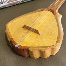 Load image into Gallery viewer, Asonu Tahitian Ukulele 4 String Seashell