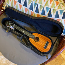 Load image into Gallery viewer, KoAloha KSM-03 Soprano Pineapple Longneck Ukulele #2509151
