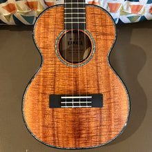 Load image into Gallery viewer, Kamaka HF-3D4i Jake Blue Deluxe Tenor Ukulele #250383
