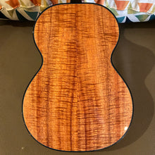Load image into Gallery viewer, Kamaka HF-3D4i Jake Blue Deluxe Tenor Ukulele #250383
