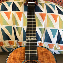 Load image into Gallery viewer, Kamaka HF-3D4i Jake Blue Deluxe Tenor Ukulele #250383
