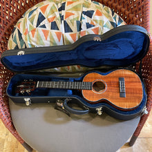 Load image into Gallery viewer, Kamaka HF-3D2I Tenor Ukulele Deluxe2 Slotted Head #240479
