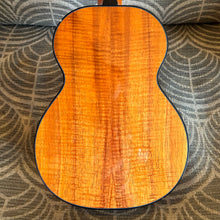Load image into Gallery viewer, Kamaka HF-3D4i Jake Blue Deluxe Tenor Ukulele #250840
