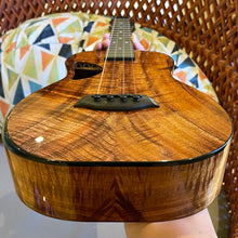 Load image into Gallery viewer, Kanileʻa DK T Pro Tenor Ukulele #1225-29578
