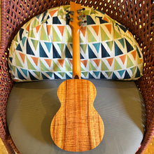 Load image into Gallery viewer, Kamaka HF-35 5-String Tenor Ukulele #260024
