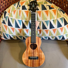 Load image into Gallery viewer, KoAloha KCM-00 Concert Ukulele #2512173
