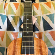 Load image into Gallery viewer, KoAloha KCM-00 Concert Ukulele #2512173
