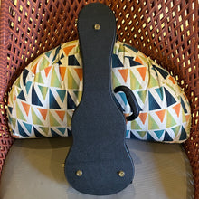 Load image into Gallery viewer, Ana'ole AC CURLY KOA Concert Ukulele #28210426
