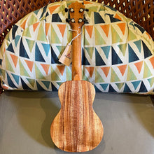 Load image into Gallery viewer, KoAloha KCM-00 Concert Ukulele #2512211
