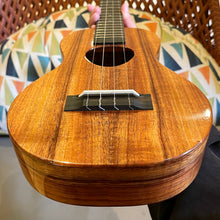 Load image into Gallery viewer, KoAloha KCM-00 Concert Ukulele #2512211
