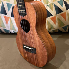 Load image into Gallery viewer, KoAloha KCM-10 Concert Ukulele #2512155
