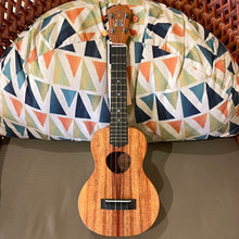 Load image into Gallery viewer, KoAloha KCM-10 Concert Ukulele #2512156
