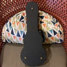 Load image into Gallery viewer, KoAloha KCM-00 Concert Ukulele #2512211
