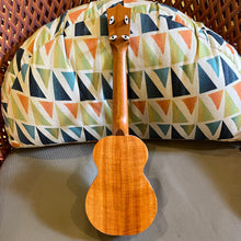 Load image into Gallery viewer, Kamaka HF-1L Soprano Long Neck Ukulele #250572
