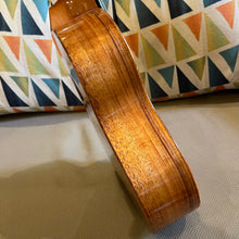 Load image into Gallery viewer, KoAloha KTM-00 Tenor Ukulele #2512082
