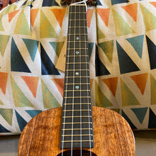 Load image into Gallery viewer, KoAloha KTM-00 Tenor Ukulele #2512082
