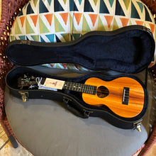 Load image into Gallery viewer, KoAloha KCM-00 Factory Special Concert Ukulele #2604271
