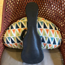 Load image into Gallery viewer, KoAloha KCM-00 Concert Ukulele #2604272
