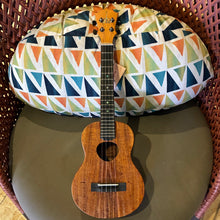 Load image into Gallery viewer, KoAloha KTM-10 Tenor Ukulele #2604211
