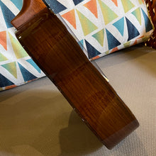 Load image into Gallery viewer, Anuenue Moon Bird UC200 Concert Spruce Top  #2501051
