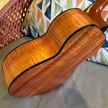 Load image into Gallery viewer, Kamaka HF-3D2 Tenor Ukulele Abalone Deluxe #241418
