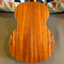 Load image into Gallery viewer, Kamaka HF-3 Tenor Ukulele #260250
