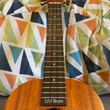 Load image into Gallery viewer, Kamaka HF-3 Tenor Ukulele #260250
