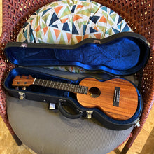 Load image into Gallery viewer, Kamaka HF-3 Tenor Ukulele #260250
