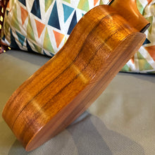 Load image into Gallery viewer, Kamaka HB-3 Curly Koa Tenor Bell-Shape Ukulele #260119
