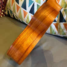 Load image into Gallery viewer, Kamaka HF-35 5-String Tenor Ukulele #260026
