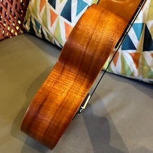 Load image into Gallery viewer, Kamaka HF-35 5-String Tenor Ukulele #260026
