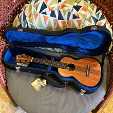 Load image into Gallery viewer, Kamaka HF-2 Concert Ukulele #250862
