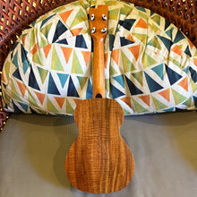Load image into Gallery viewer, Kamaka HF-2 Concert Ukulele #260176
