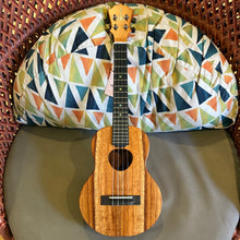 Load image into Gallery viewer, KoAloha KTM-10 Tenor Ukulele #2606091
