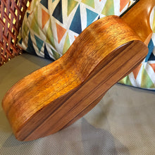 Load image into Gallery viewer, KoAloha KTM-10 Tenor Ukulele #2606091
