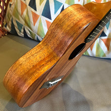 Load image into Gallery viewer, KoAloha KTM-10 Tenor Ukulele #2606091
