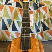 Load image into Gallery viewer, KoAloha KTM-10 Tenor Ukulele #2606091
